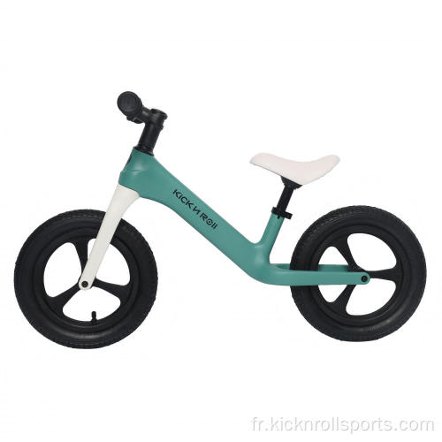 Vélo d'équilibrage de Kicknroll pour l'enfant, de haute qualité, en nylon léger pour la marche